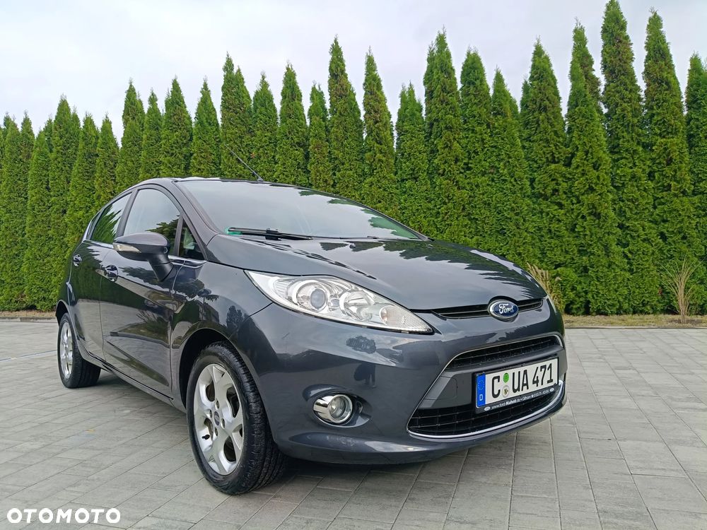Ford Fiesta 2010 photo 2