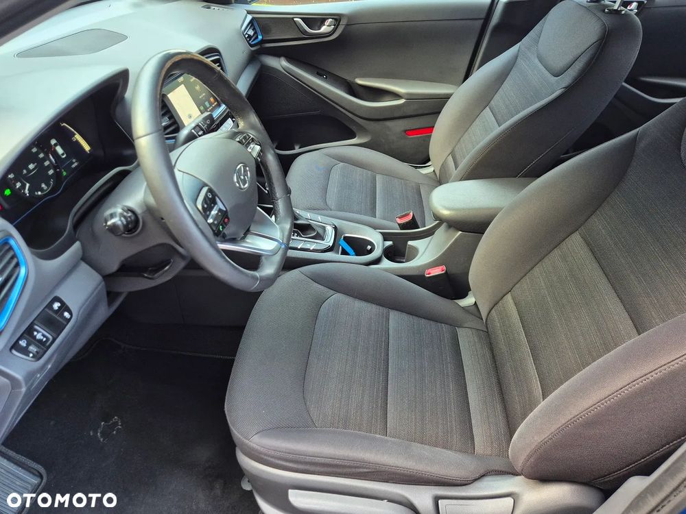 Hyundai IONIQ - 18