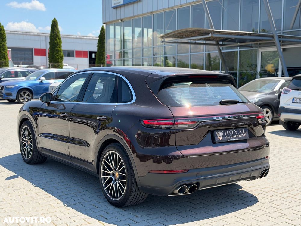 Porsche Cayenne - 4