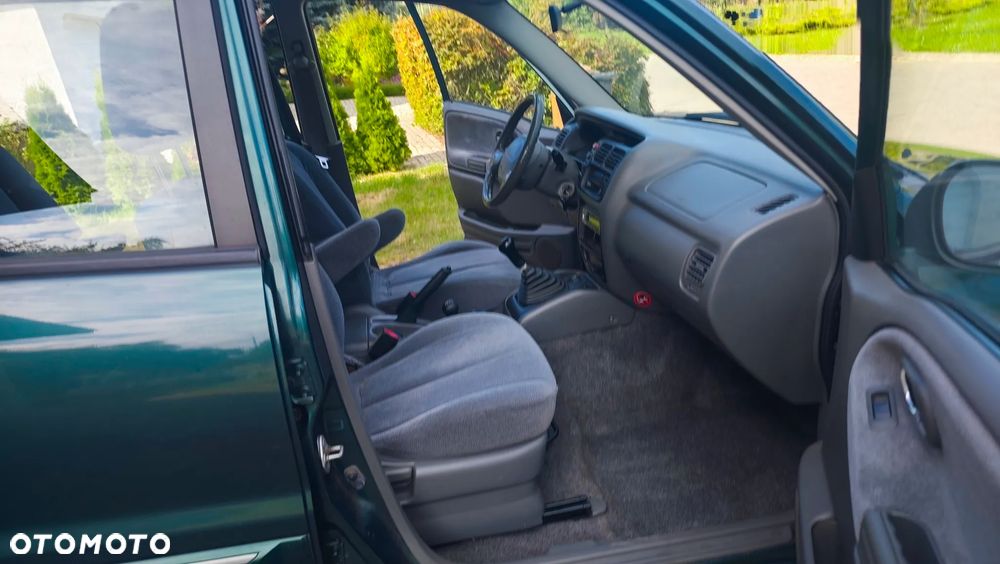 Suzuki Grand Vitara 2.7 V6 - 25