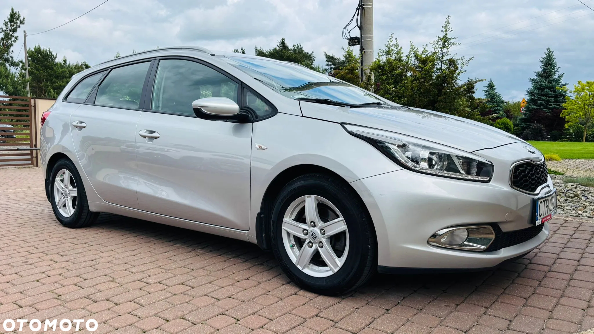 Kia Ceed - 10