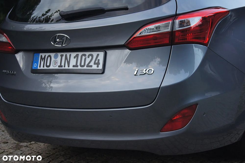 Hyundai i30 blue Kombi 1.4 YES Silver - 12
