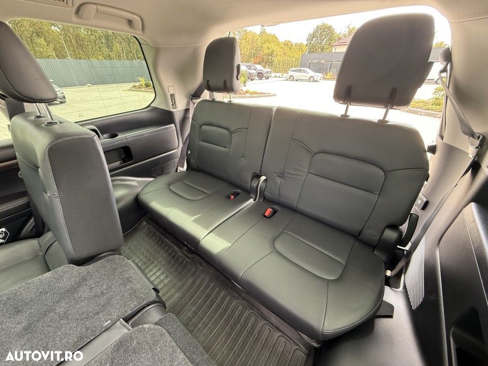 Toyota Land Cruiser - 35
