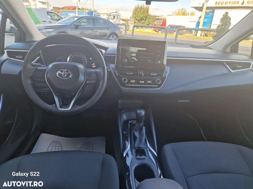Toyota Corolla Sedan 1.8 HSD Business - 11
