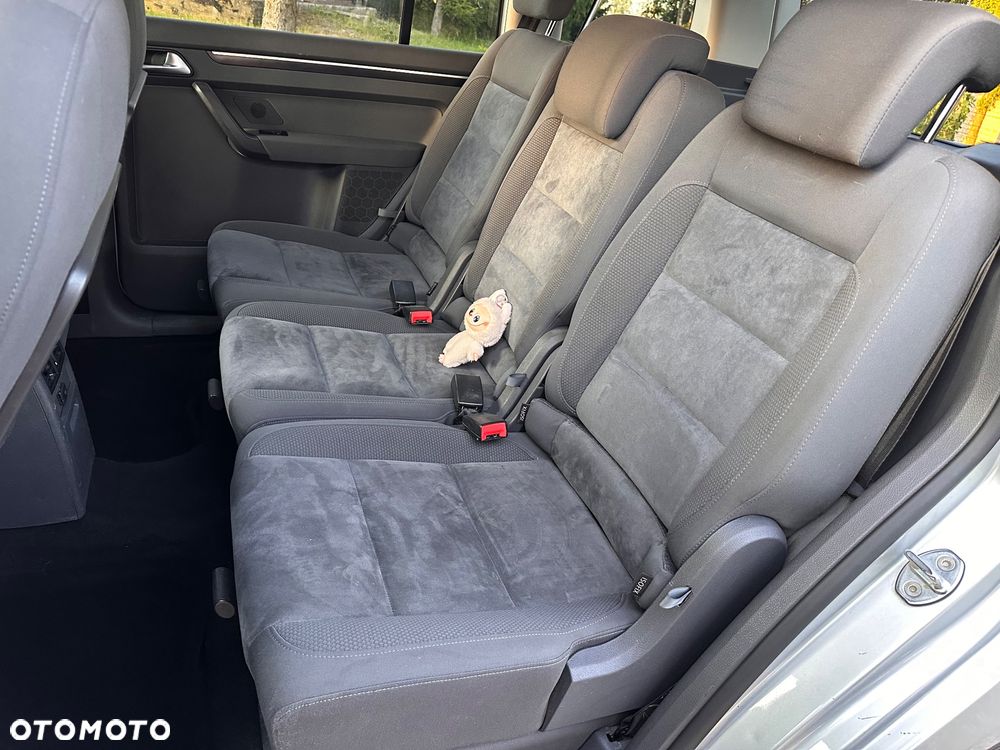 Volkswagen Touran 2.0 TDI DPF Highline DSG - 23