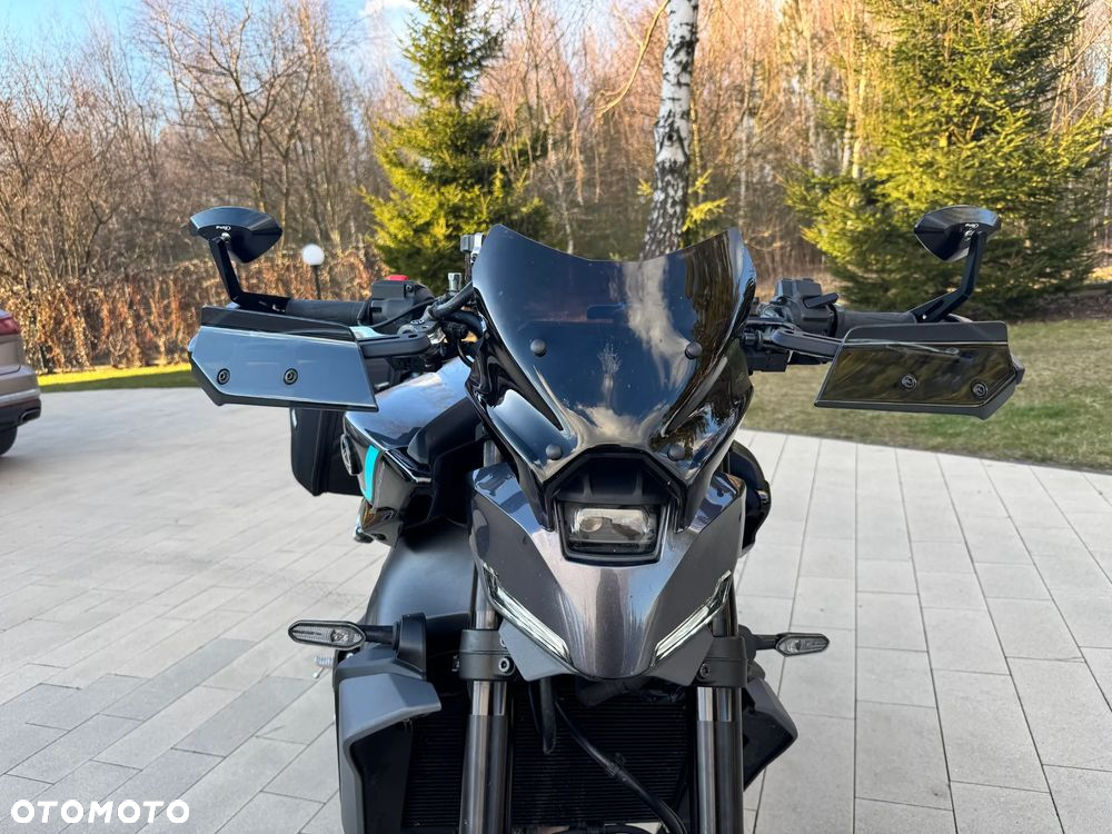 Yamaha MT - 12