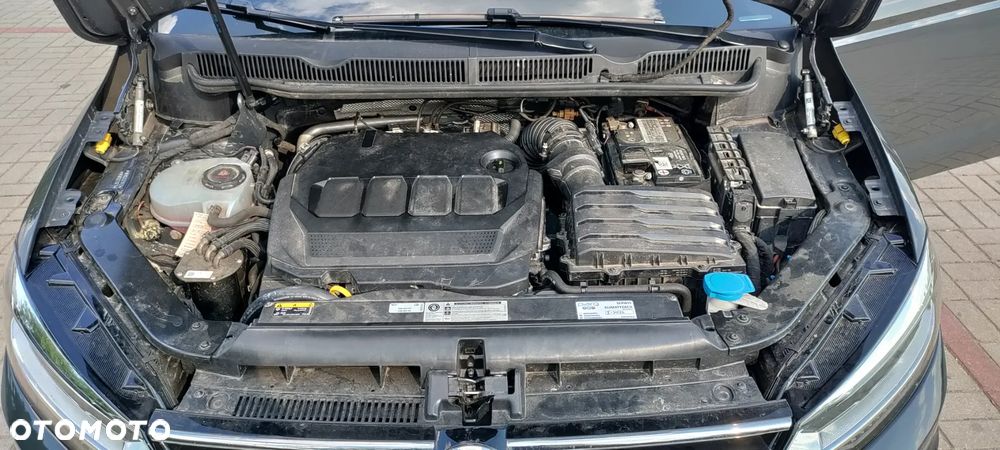 Volkswagen Touran 2.0 TDI SCR DSG ACTIVE - 20