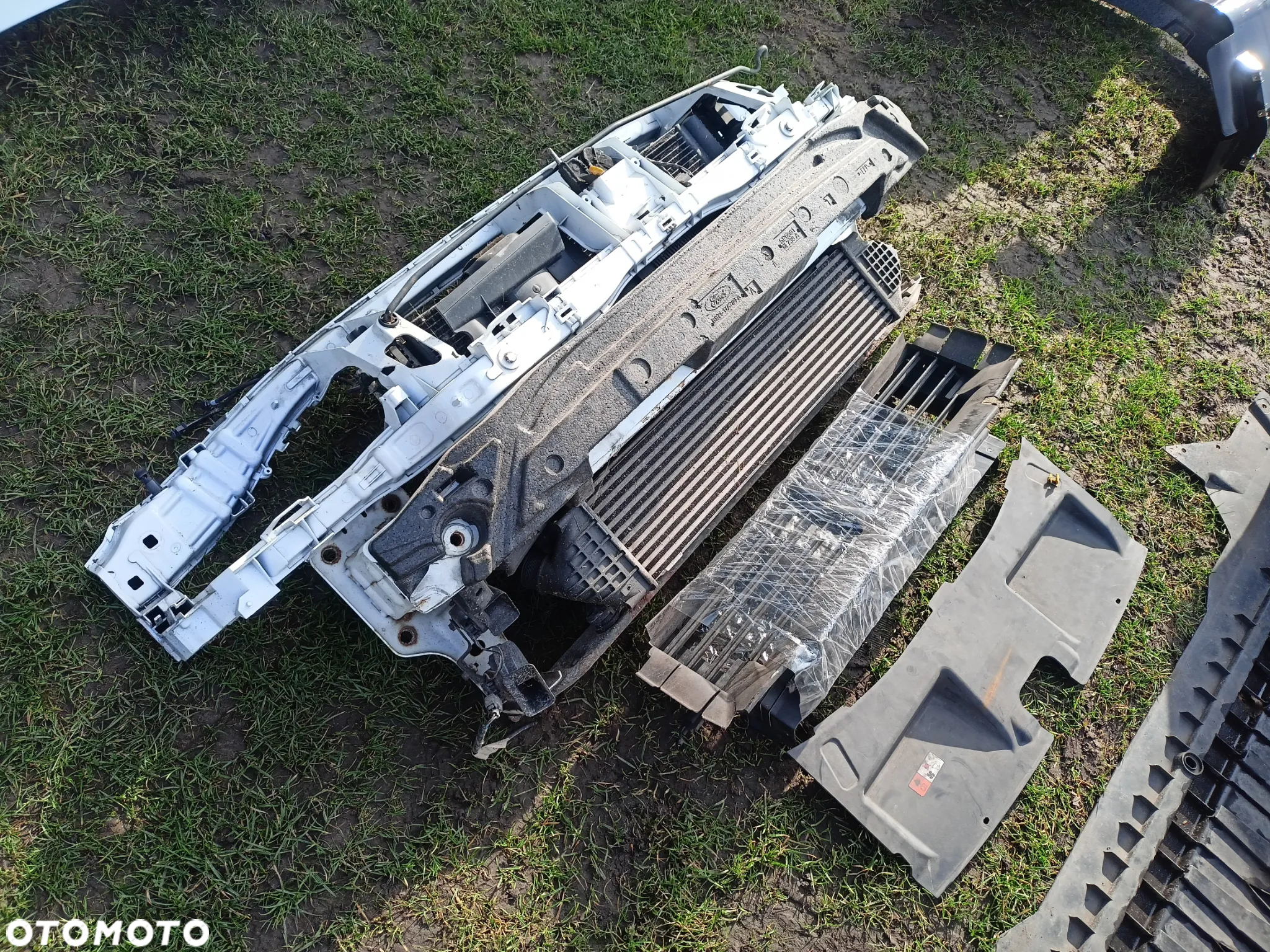 MASKA ZDERZAK MONDEO MK4 LIFT F6 - 7
