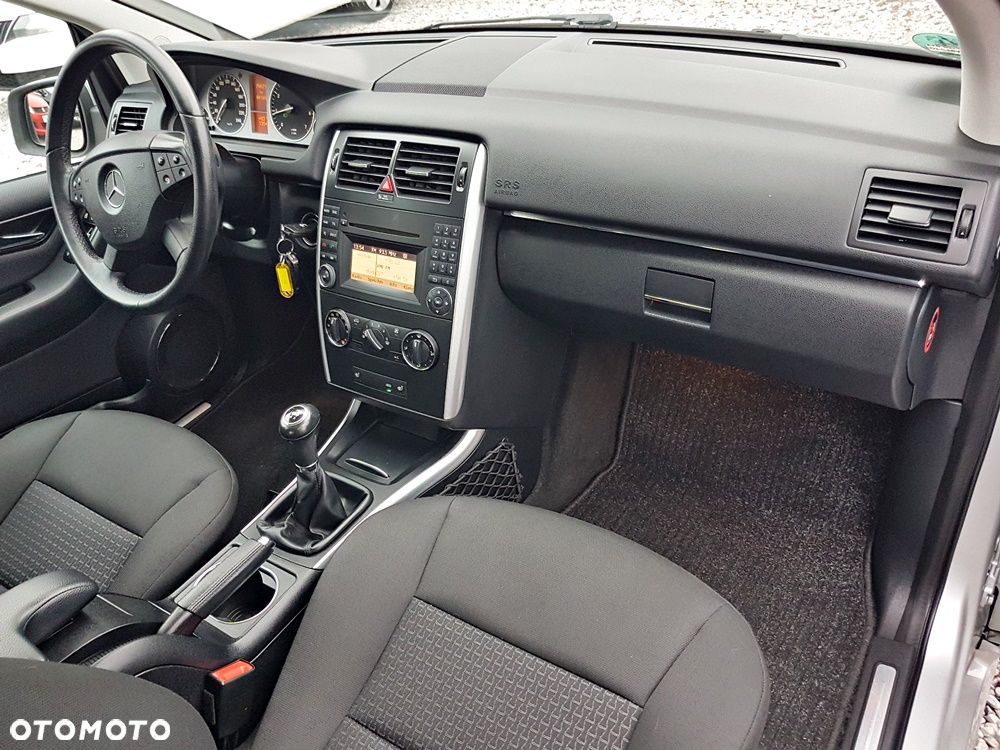 Mercedes-Benz Klasa B 180 BlueEFFICIENCY SPORT EDITION - 28