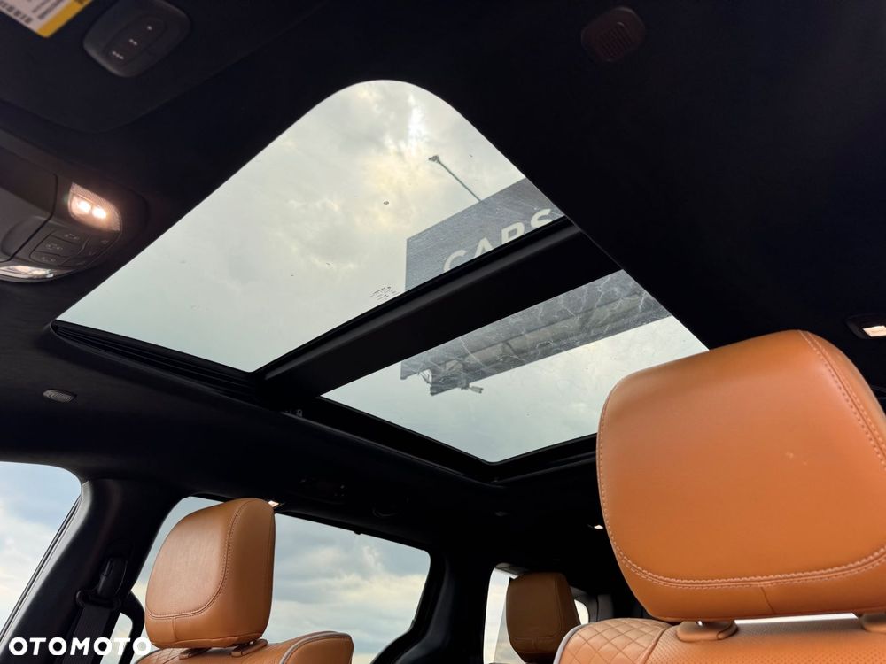 Chrysler Pacifica - 16