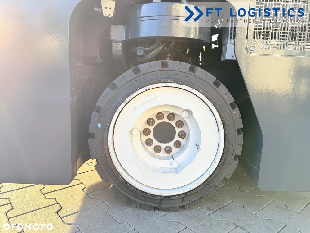 Combilift WÓZEK CZTEROKIERUNKOWY - WIELOKIERUNKOWY | COMBILIFT C2500CB | DIESEL | TRIPLEX 5500MM | POZYCJONER WIDEŁ | PRZESUW BOCZNY | WOLNY SKOK | STAN IDEALNY | Szeroka oferta wózków czterokierunkowych i bocznych, dopasowanych do różnorodnych potrzeb i zastosowań - 26