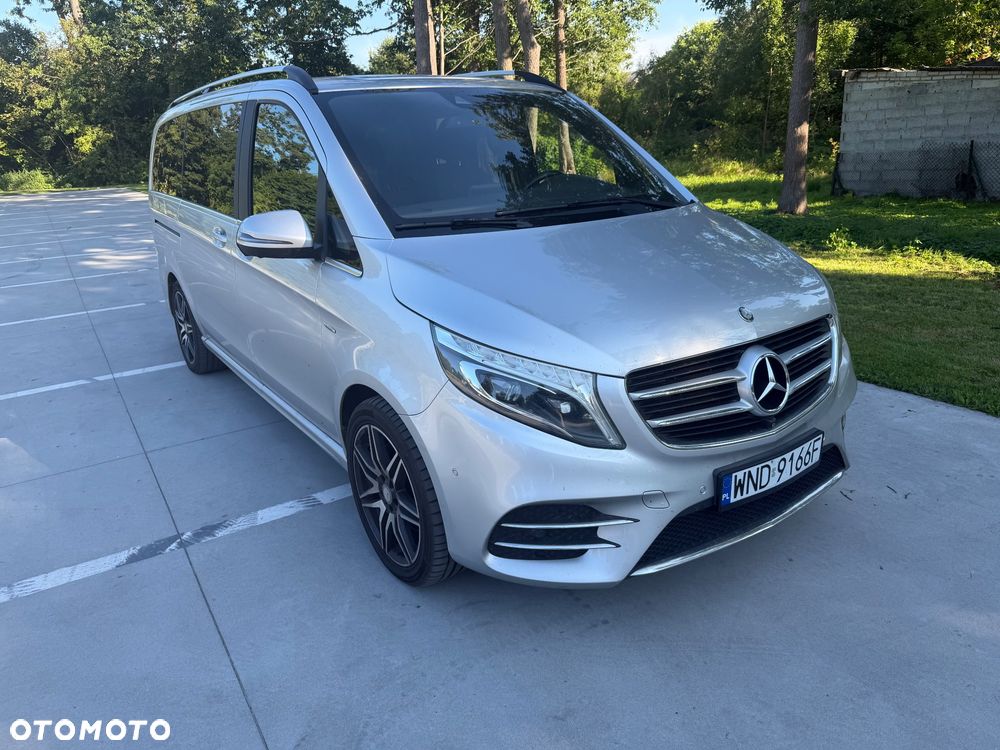 Mercedes-Benz Klasa V - 1