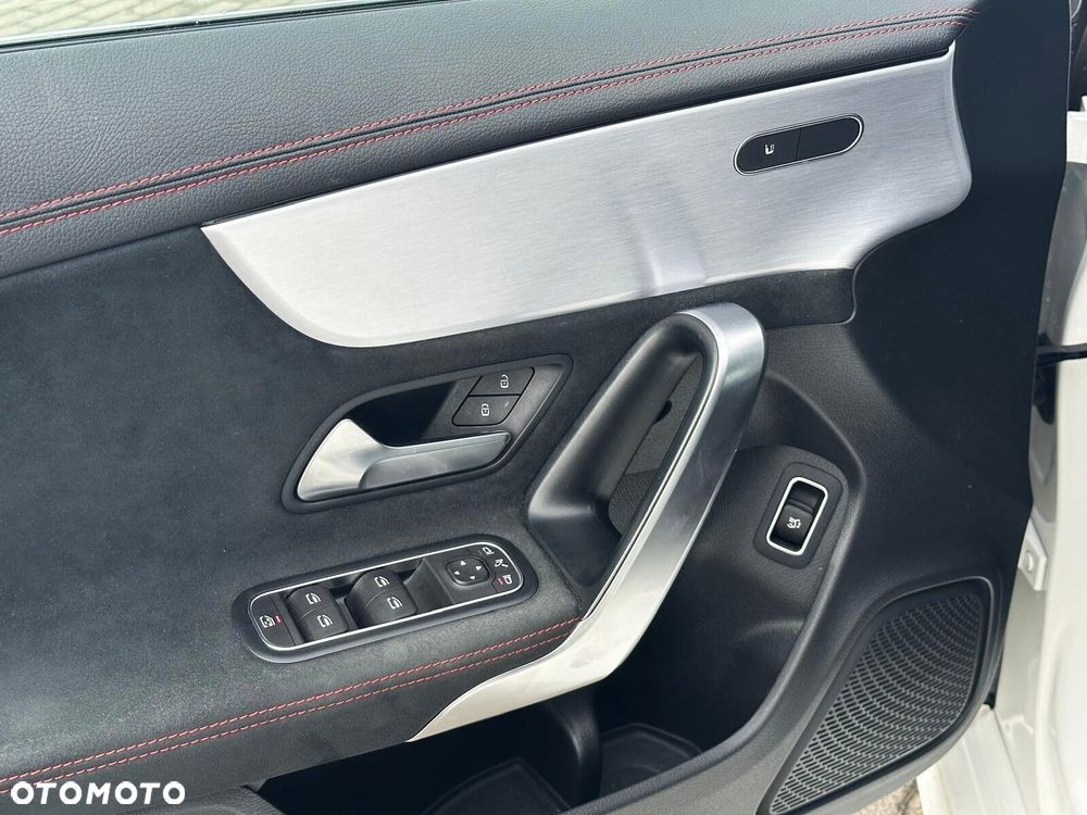 Mercedes-Benz CLA - 16