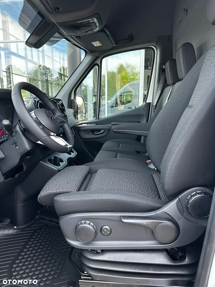 Mercedes-Benz Sprinter - 21