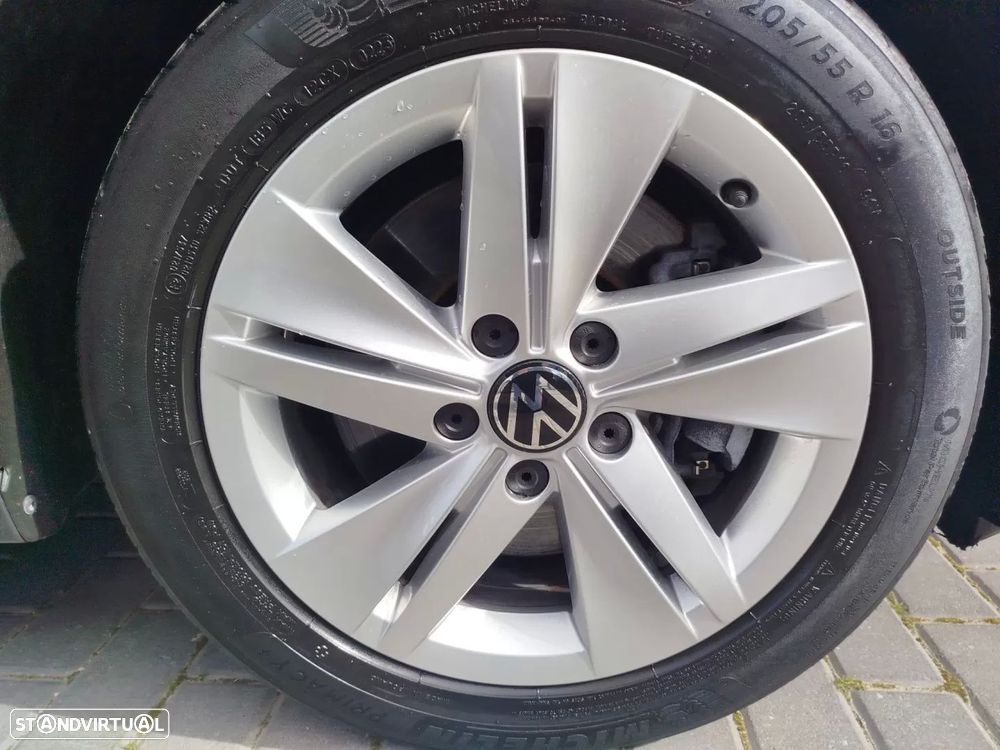 VW Golf Variant 2.0 TDi Urban - 19