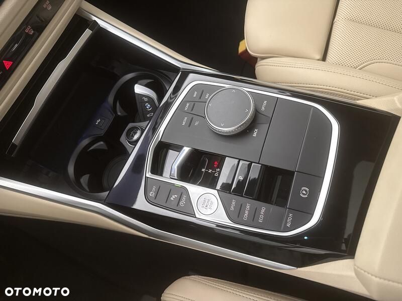 BMW Seria 3 320i - 18