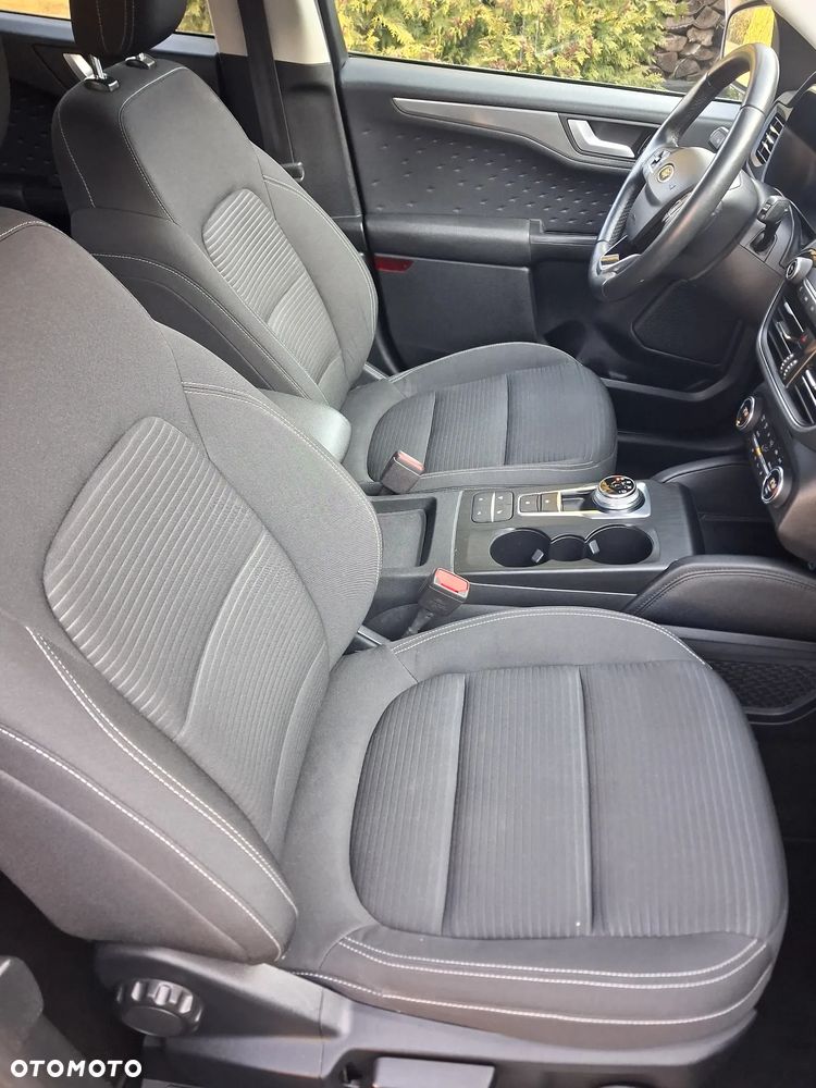 Ford Kuga - 10