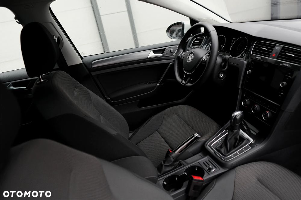 Volkswagen Golf - 17