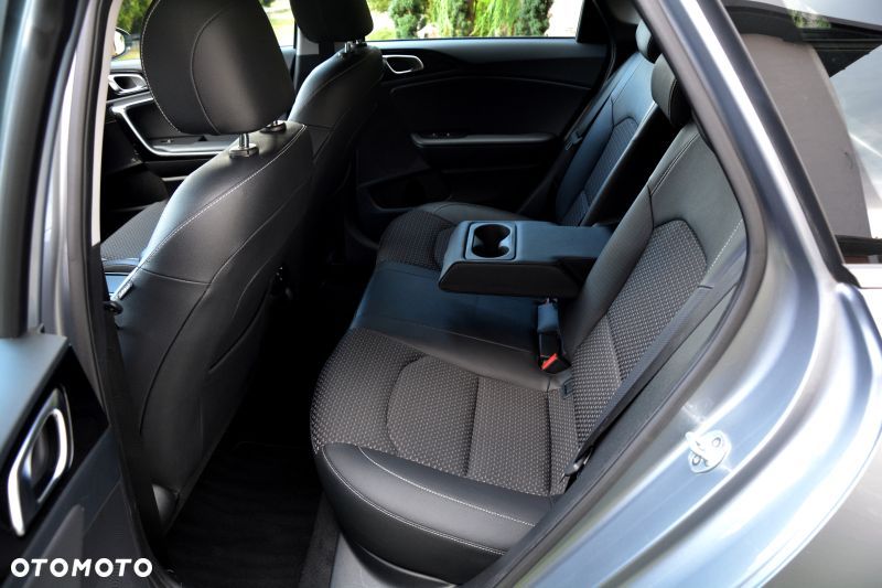 Kia Ceed 1.4 T-GDI L Business Line Plus - 32