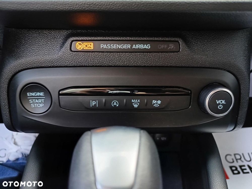 Ford Focus 1.0 EcoBoost mHEV ST-Line X - 24