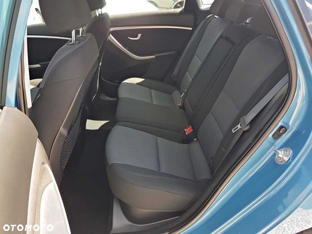 Hyundai i30 i30cw 1.6 CRDi Intro Edition - 15
