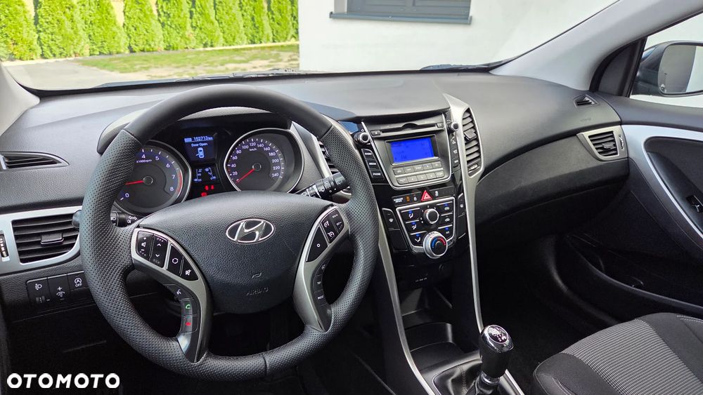 Hyundai i30 blue 1.6 GDI Trend - 30