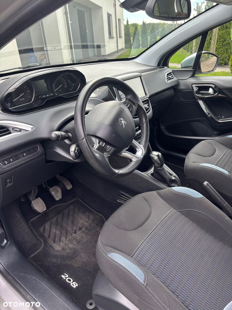Peugeot 208 82 VTI Allure - 8