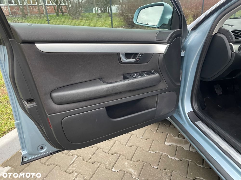 Audi A4 Limousine - 26