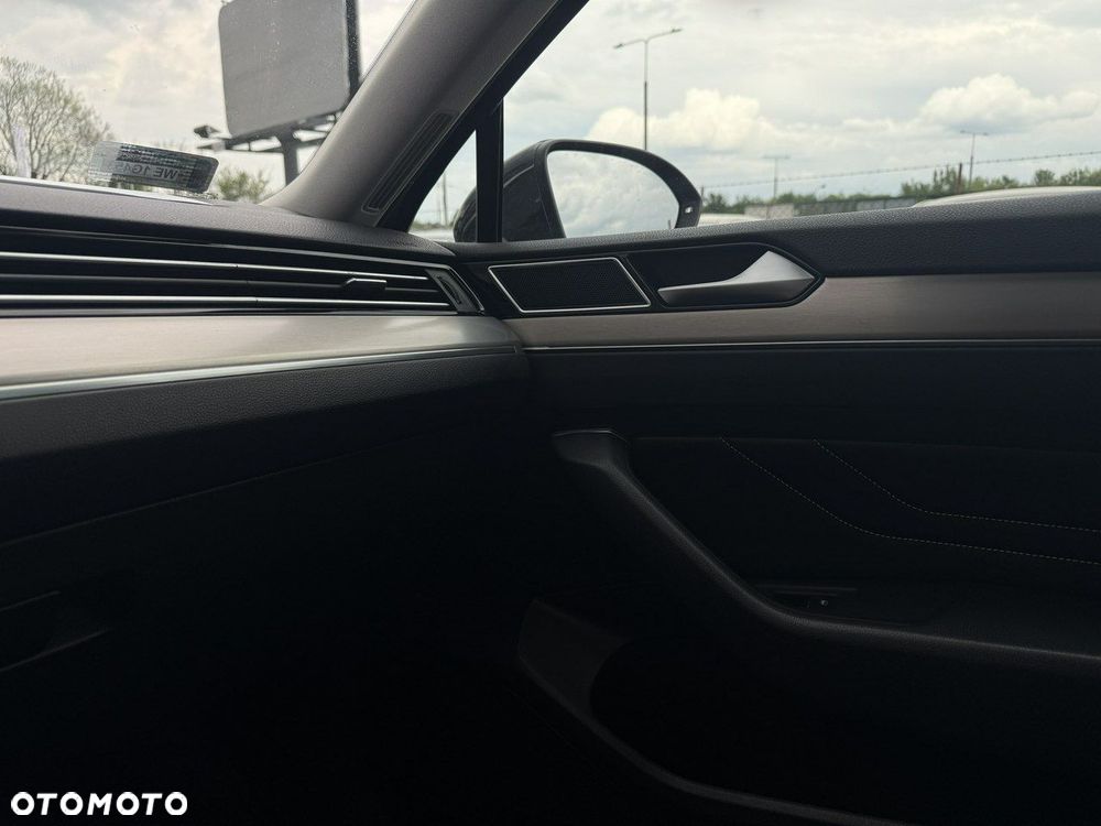 Volkswagen Passat 2.0 TSI Elegance DSG - 32