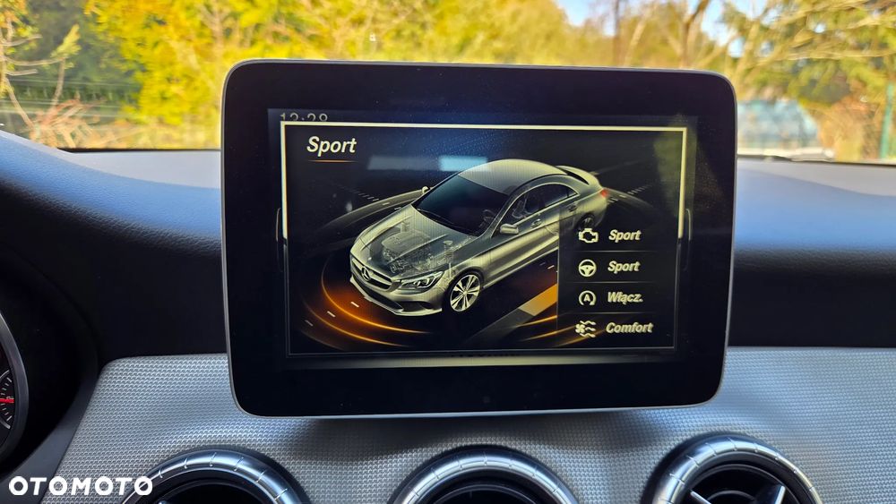 Mercedes-Benz CLA 180 7G-DCT Urban - 8