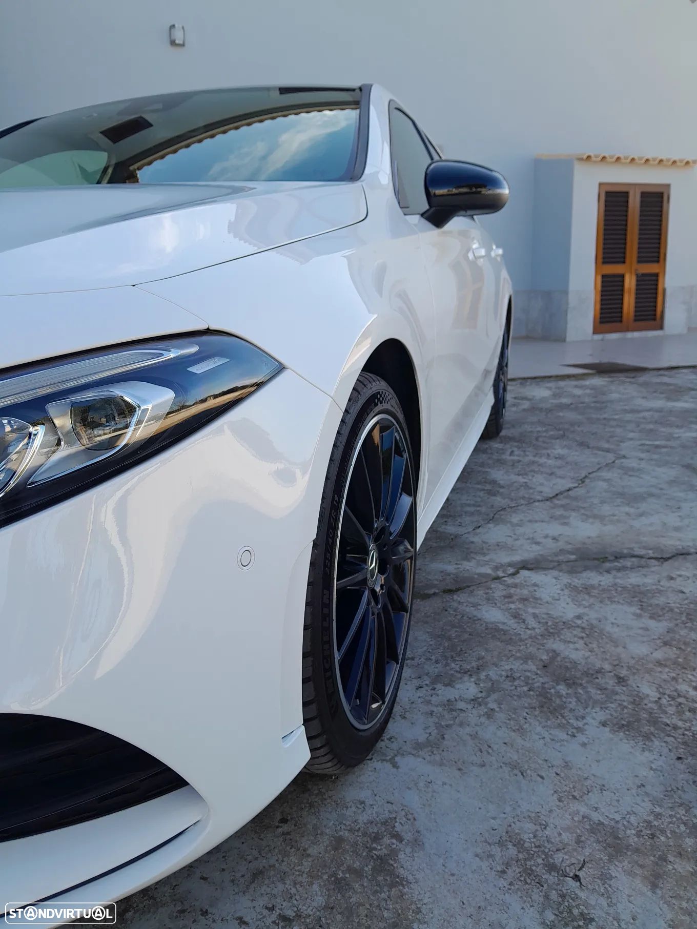 Mercedes-Benz A 250 Limousine e AMG Line - 1