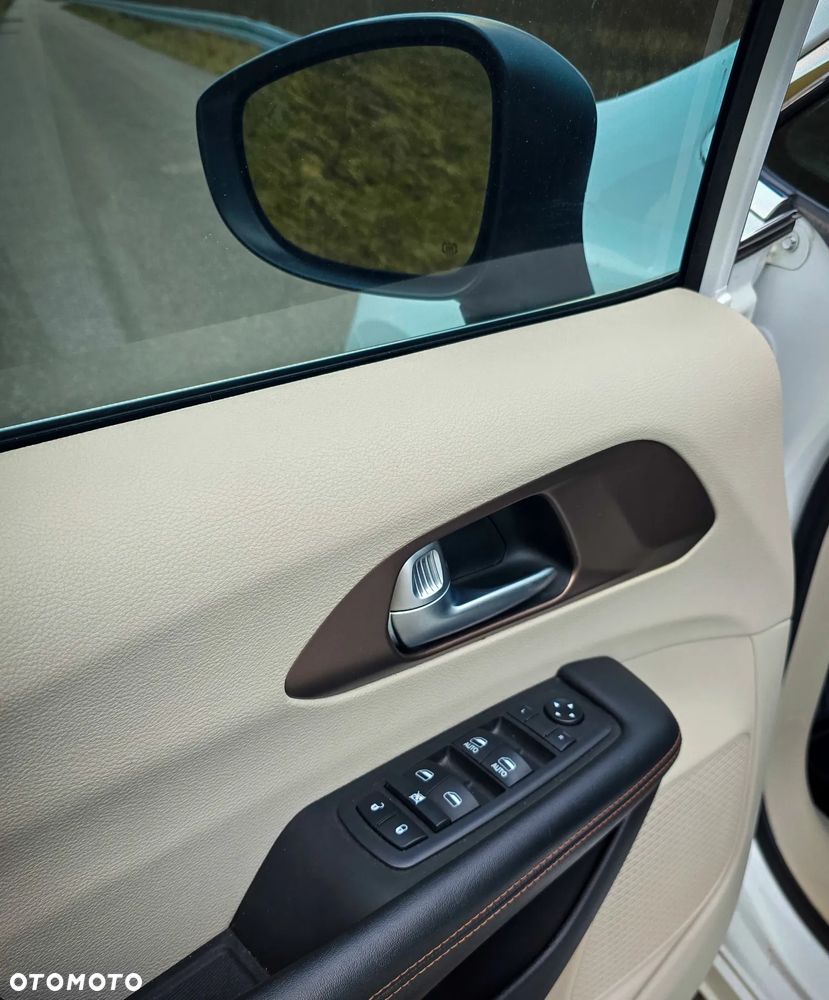 Chrysler Pacifica - 19