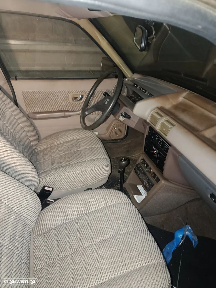 Peugeot 305 - 8