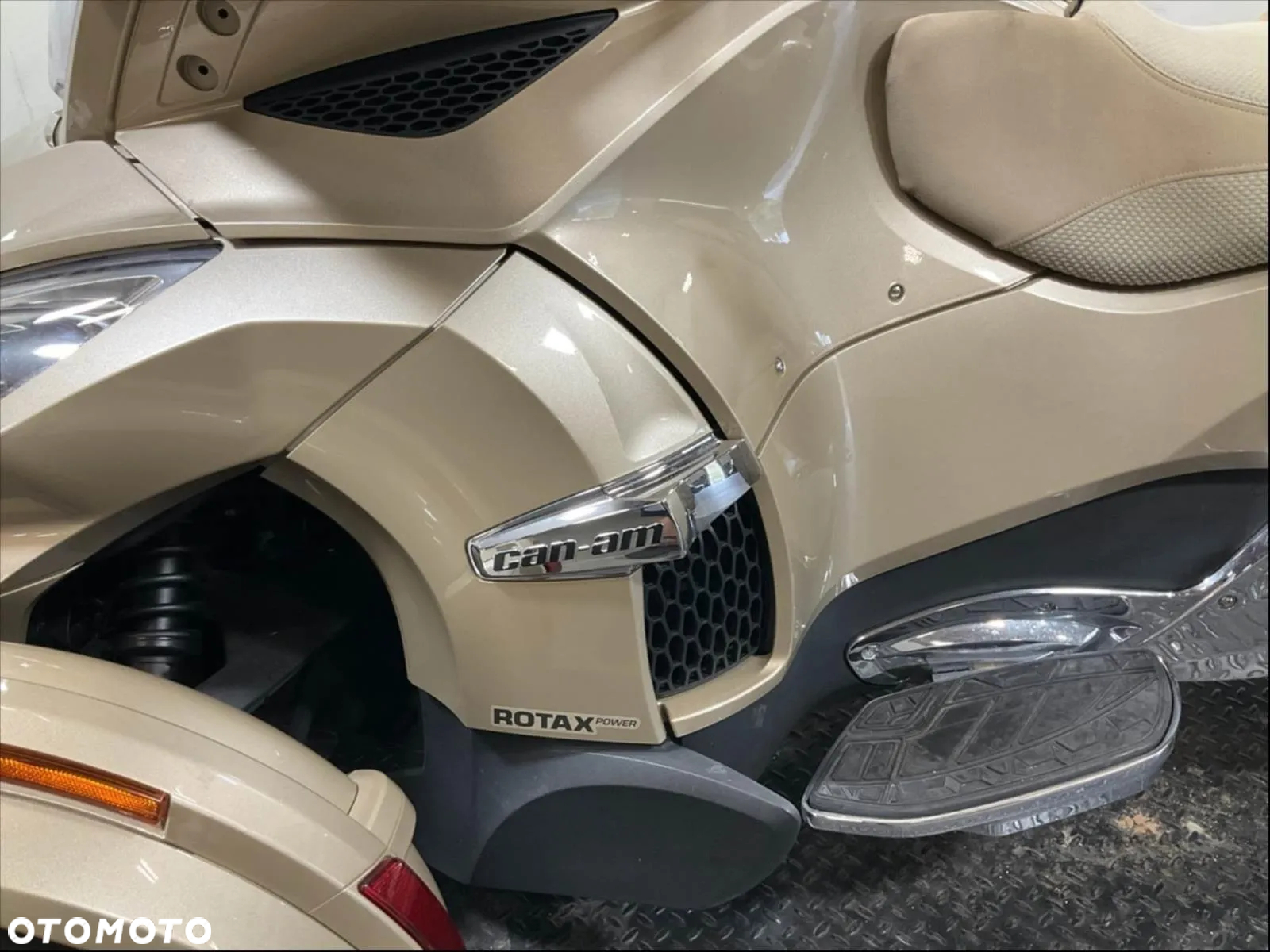 Can-Am Spyder - 6