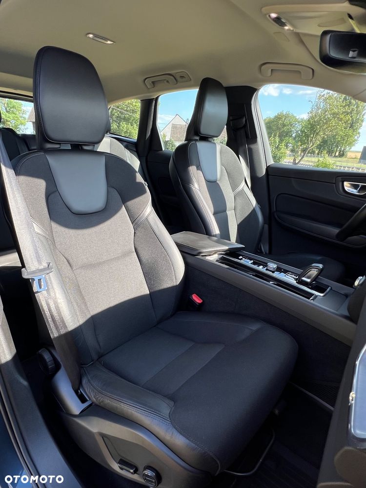 Volvo XC 60 B4 D AWD Momentum - 14