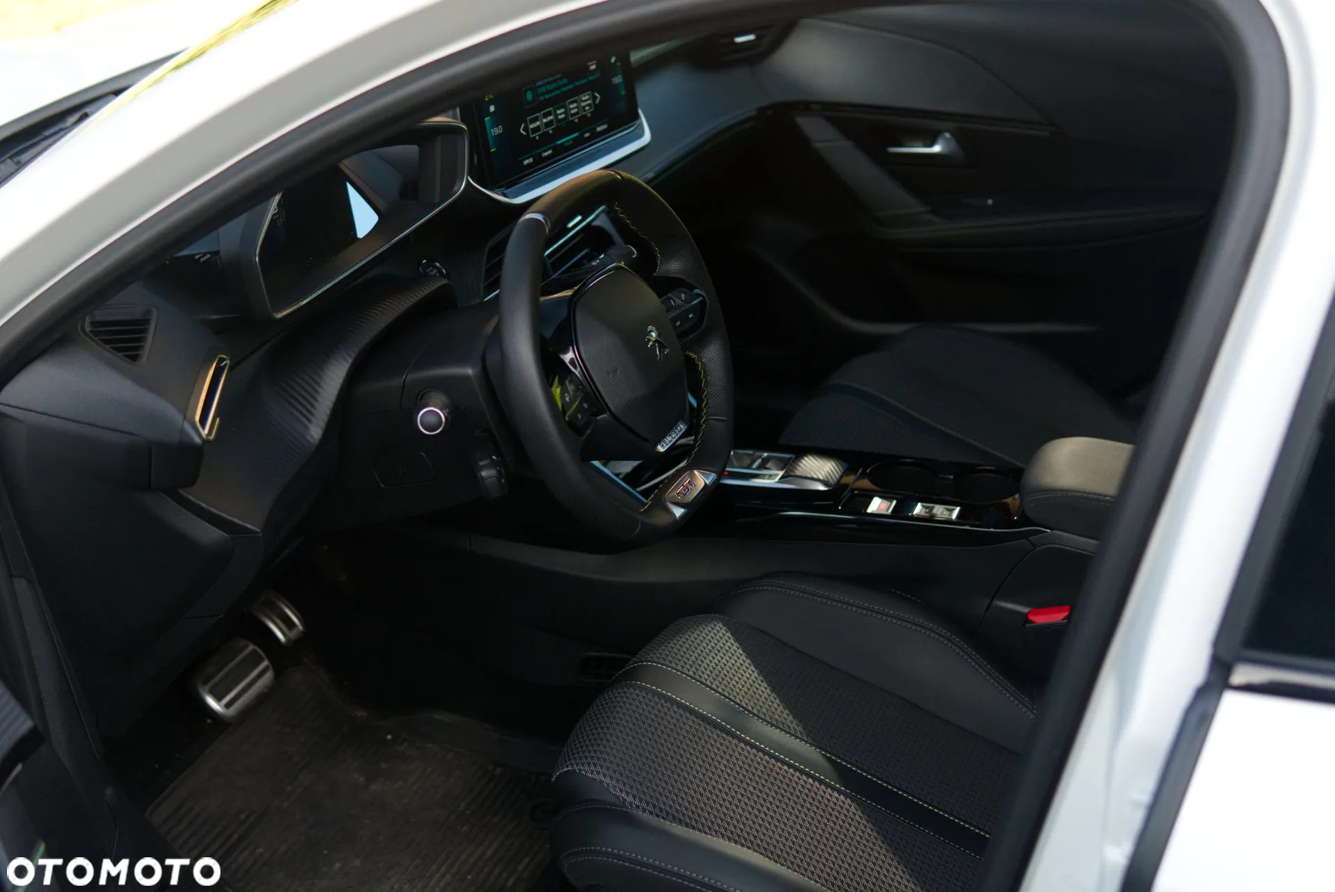 Peugeot 208 e-208 GT - 6