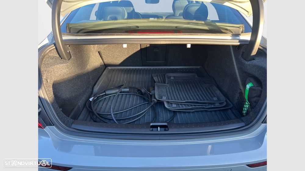 Volvo S60 2.0 T8 PHEV Plus Dark AWD - 15