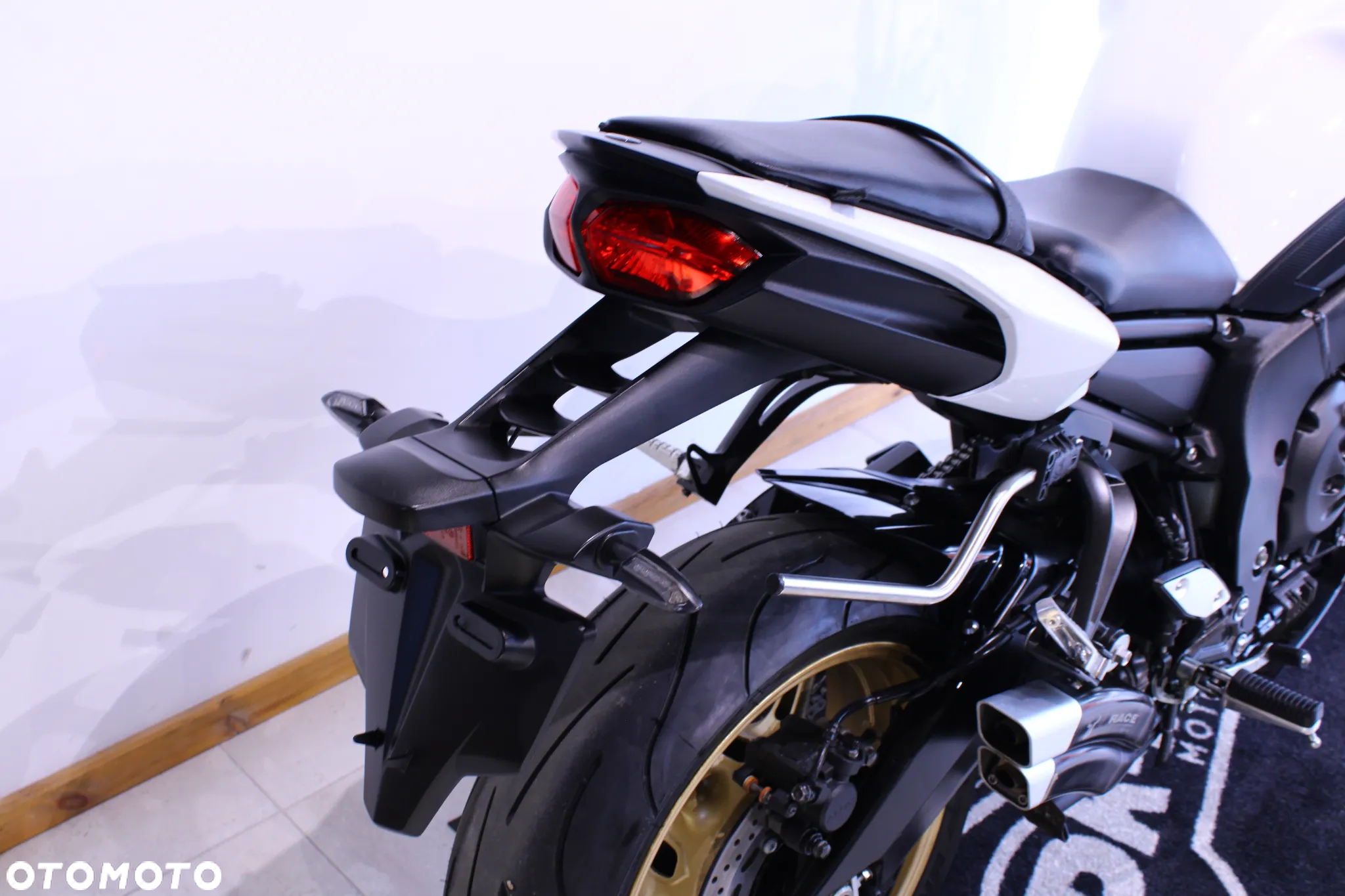 Yamaha FZ8 - 16