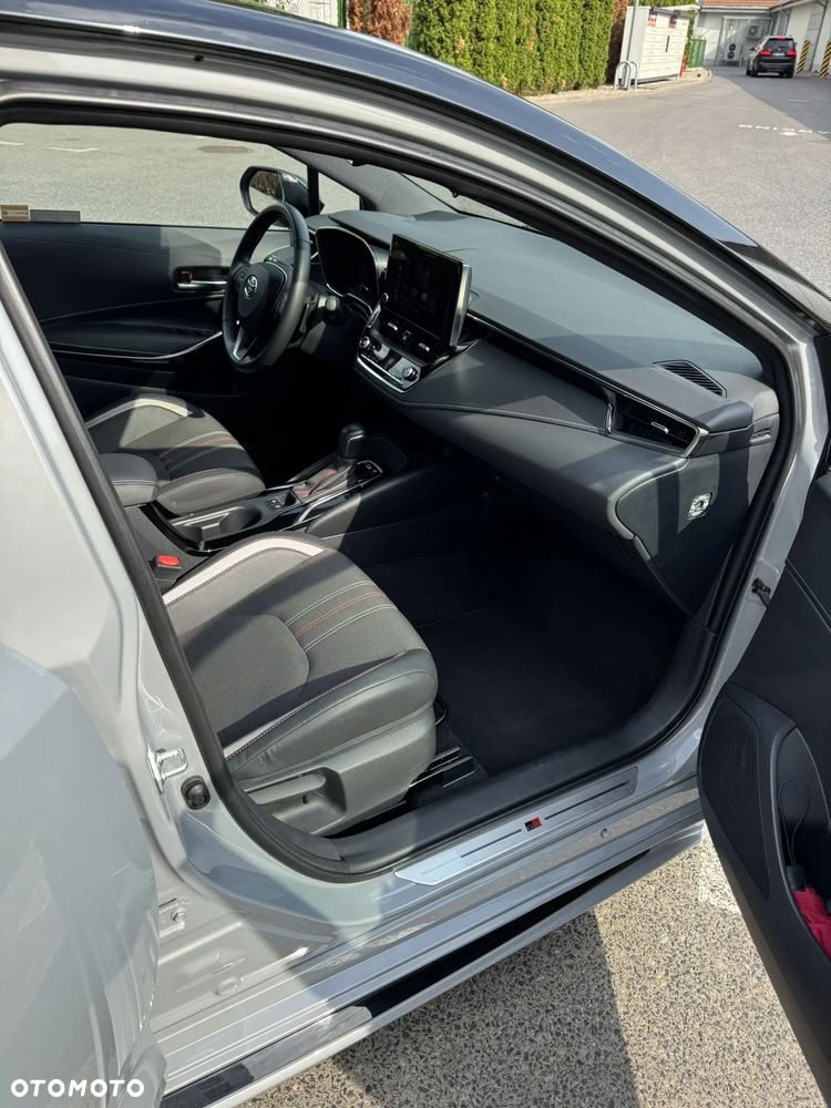 Toyota Corolla 2.0 Hybrid GR Sport - 11