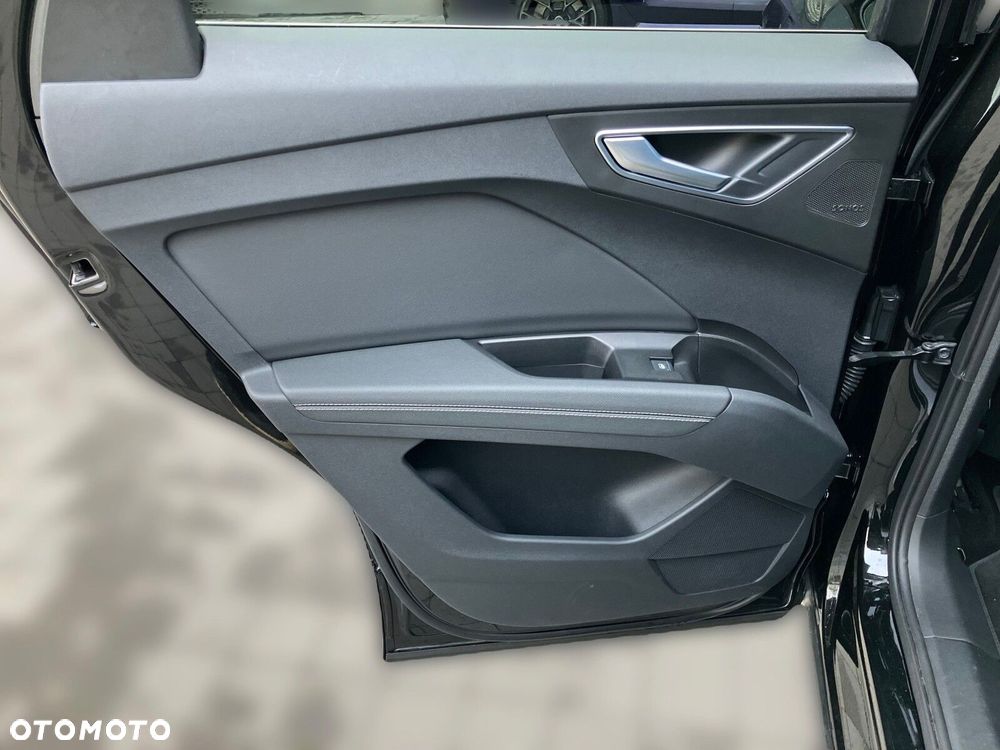 Audi Q4 e-tron - 30