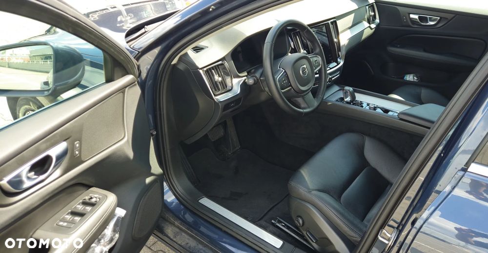 Volvo V60 B4 D Plus Dark - 16