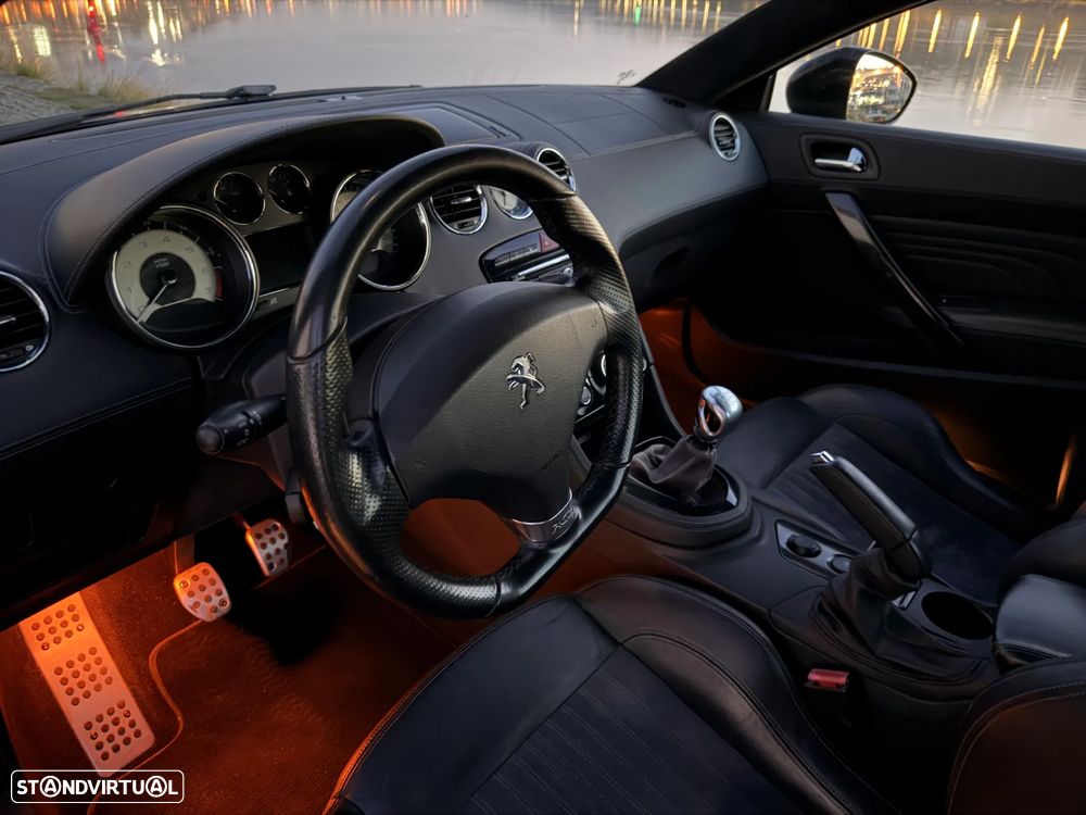 Peugeot RCZ 1.6 200 THP Red Carbon - 12