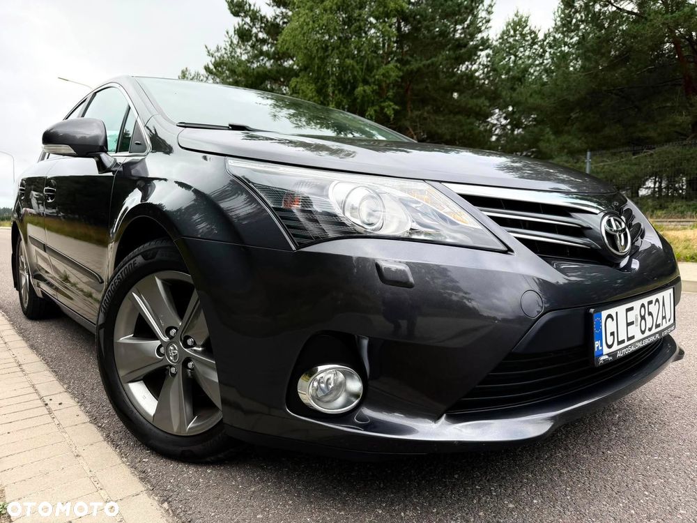 Toyota Avensis 1.8 Executive - 2
