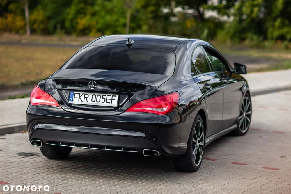 Mercedes-Benz CLA 180 7G-DCT - 14