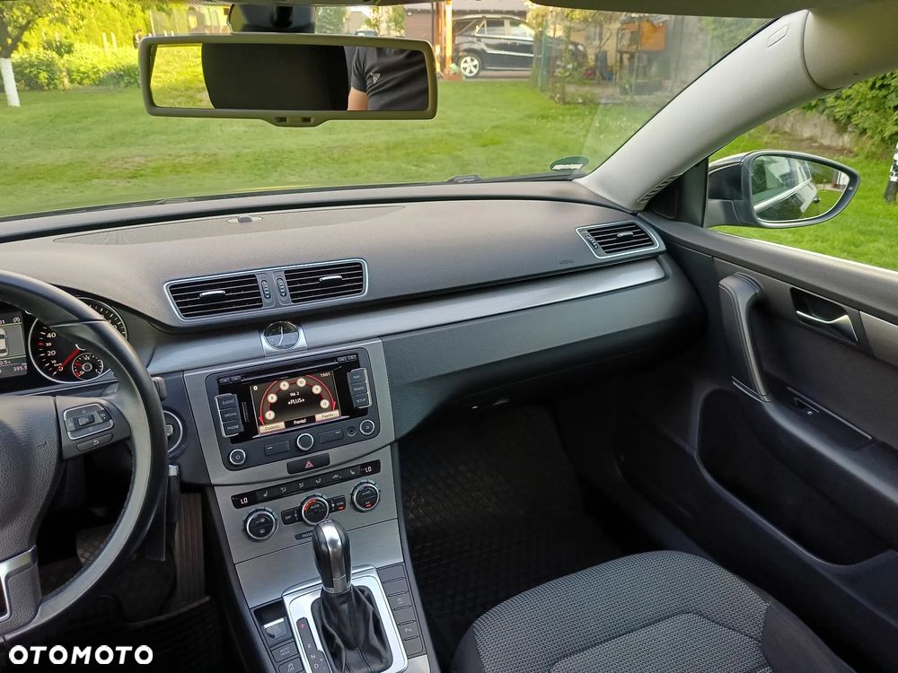 Volkswagen Passat 2.0 TDI DSG BlueMotion Technology Comfortline - 16