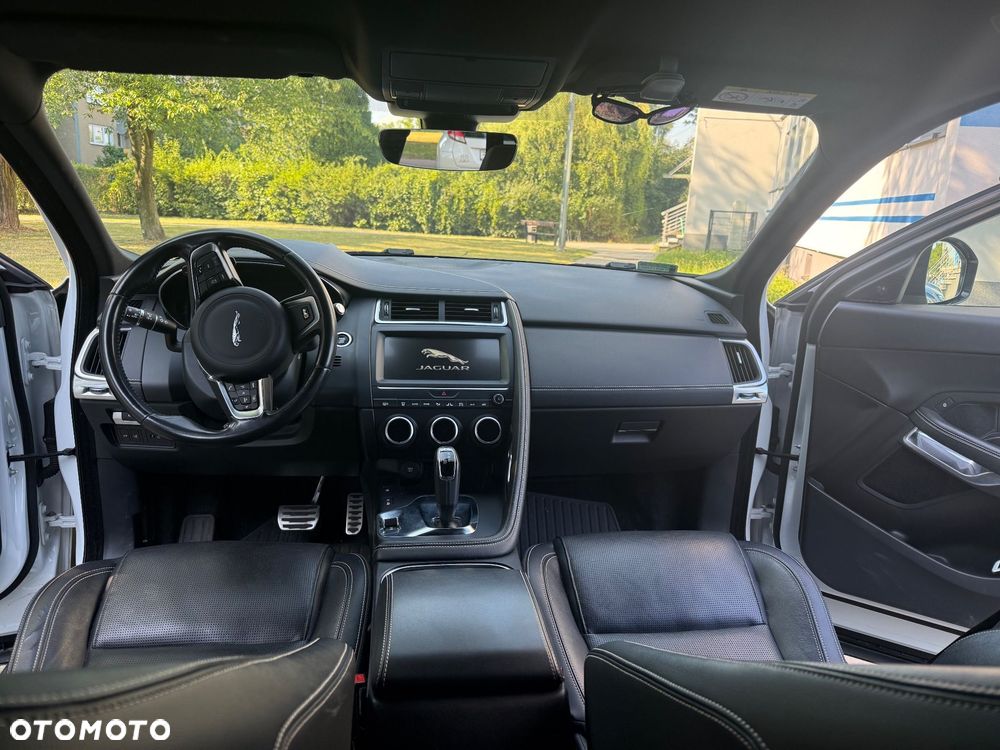 Jaguar E-Pace - 8