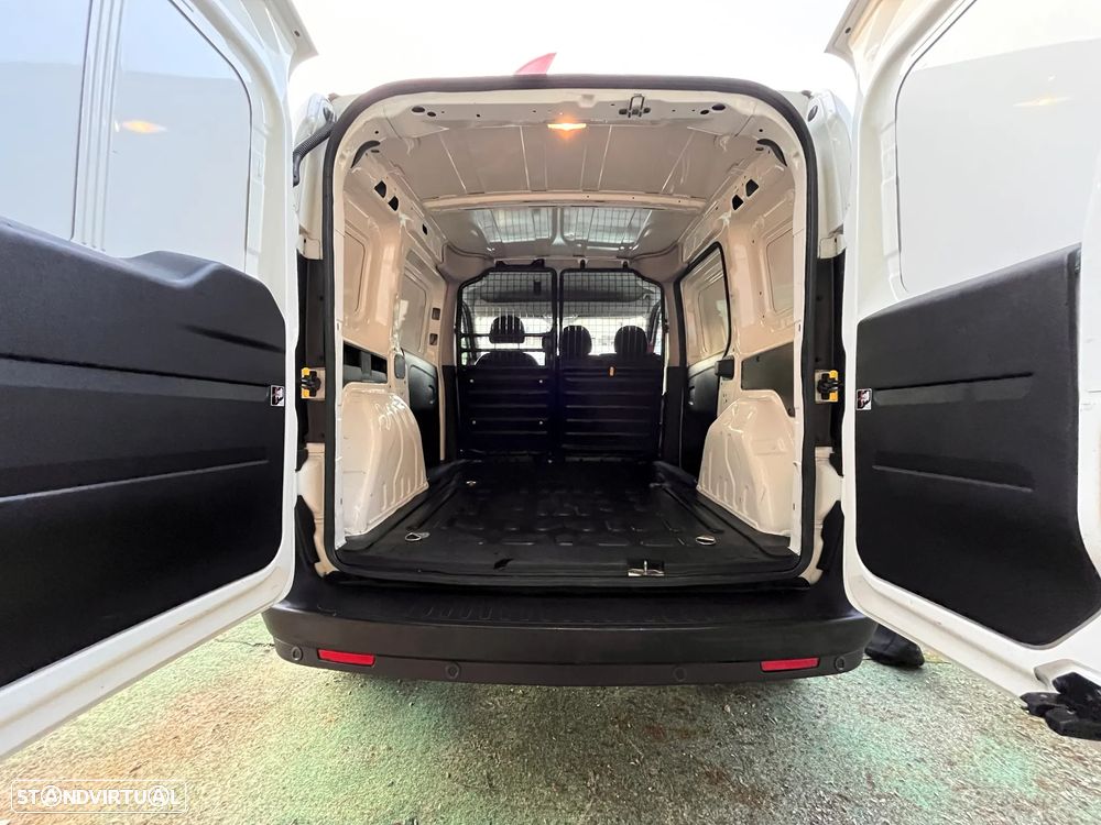 Fiat Dobló 1.3 Multijet Easy 3 Lugares - 20