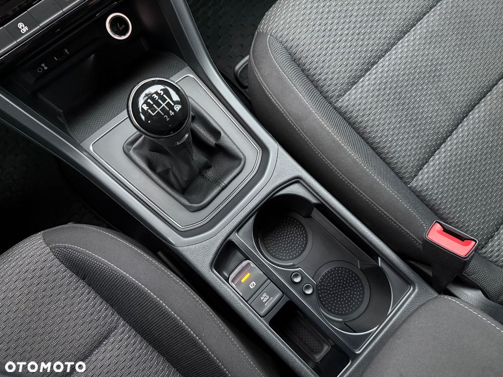 Volkswagen Touran 1.6 TDI BMT SCR Comfortline - 27