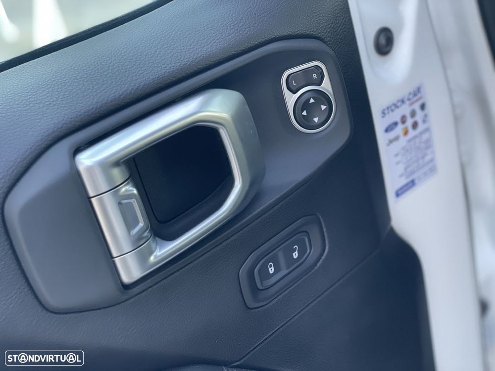 Jeep Wrangler Unlimited 2.2 CRD Night Eagle AT - 36