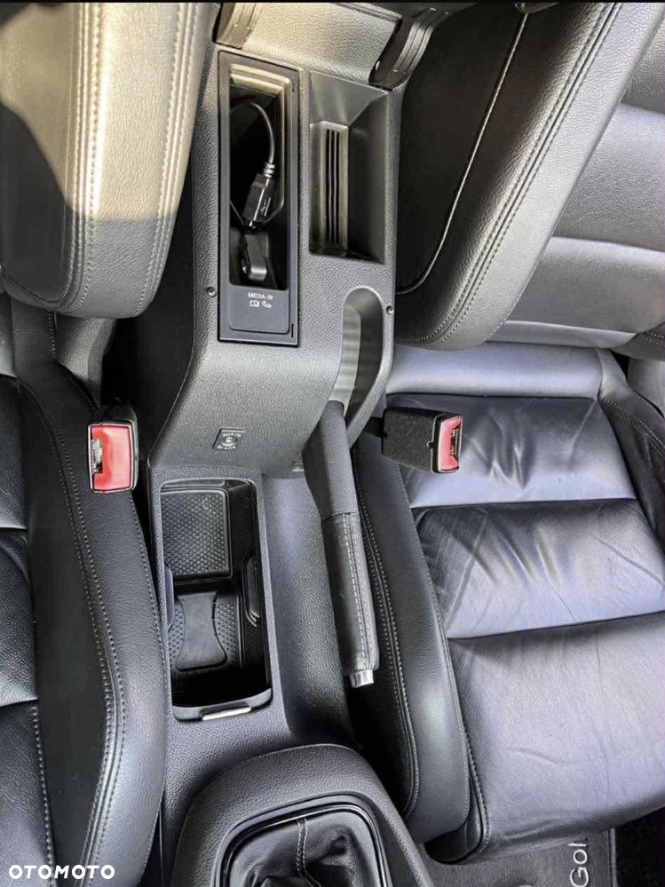 Volkswagen Golf - 17
